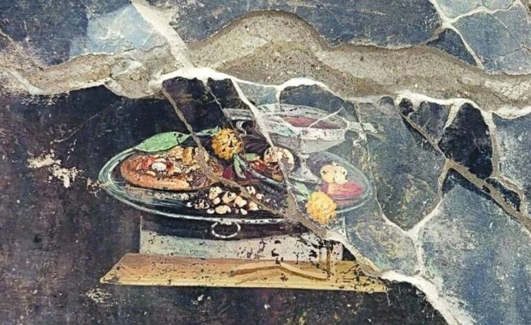 Ψαράκι,-ελιές-και-φάβα-κάτω-από-τον-Βεζούβιο