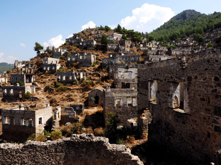 Αυτό-είναι-το-ελληνικό-χωριό-στην-Τουρκία-που-θεωρείται-«στοιχειωμένο»:-Η-ιστορία-του