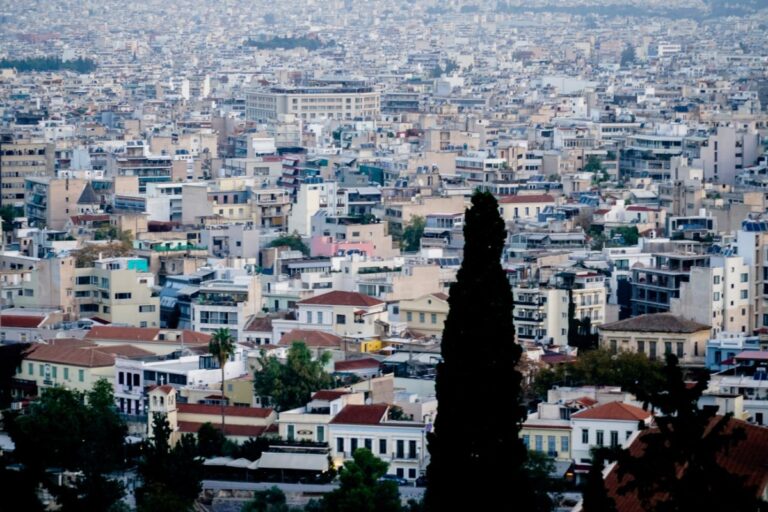 «Φωτιά»-οι-τιμές-στις-φοιτητικές-κατοικίες-–-Τι-ωθεί-στην-εκτόξευση-των-ενοικίων